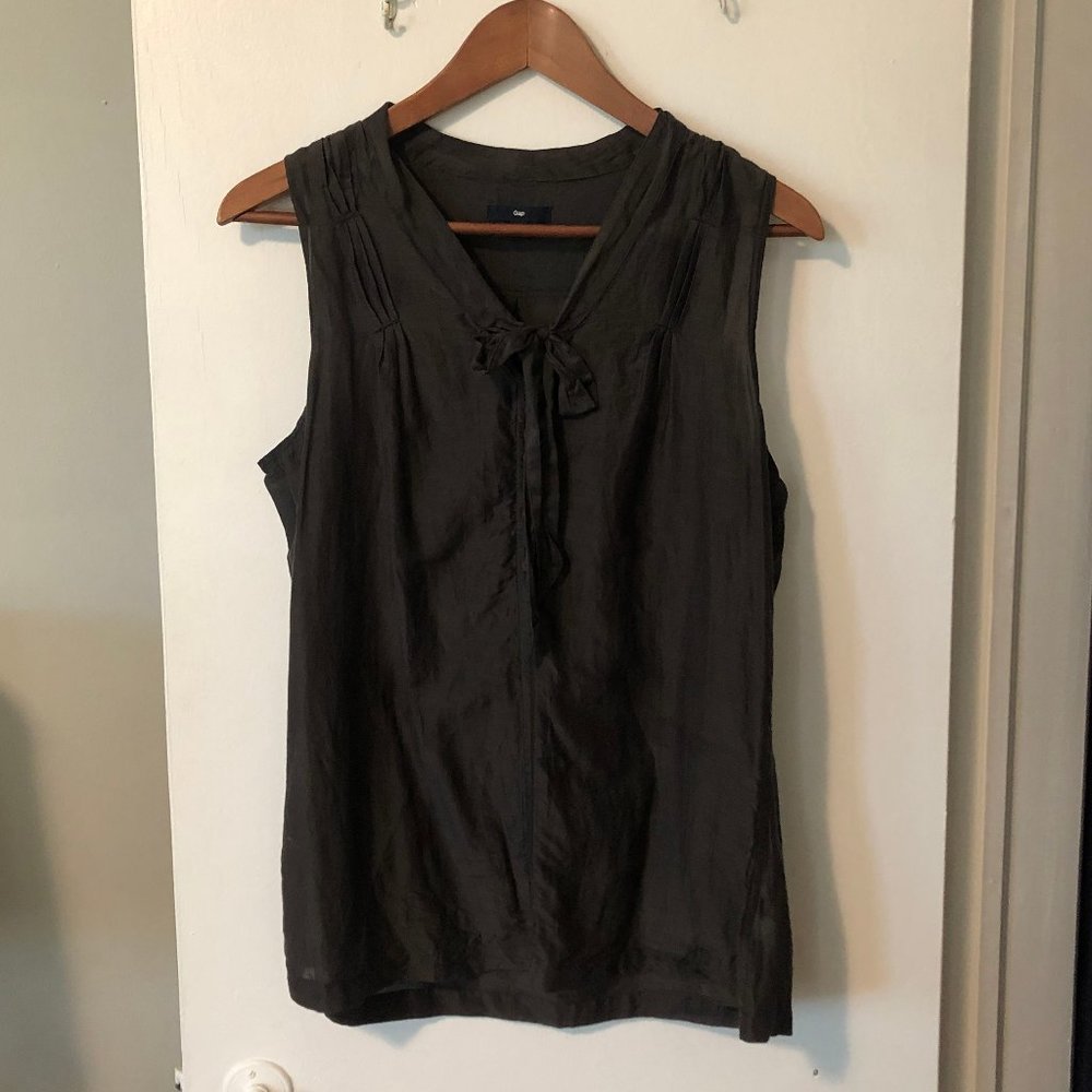 Gap front tie grey blouse